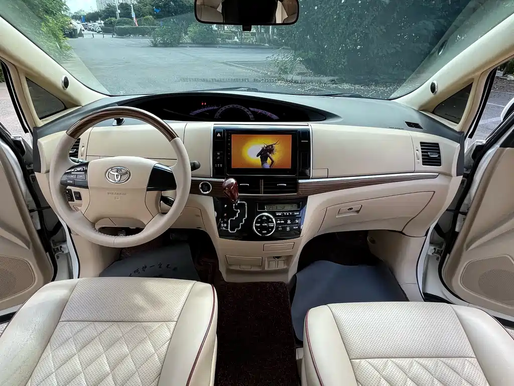 Toyota Previa — миниатюра 9