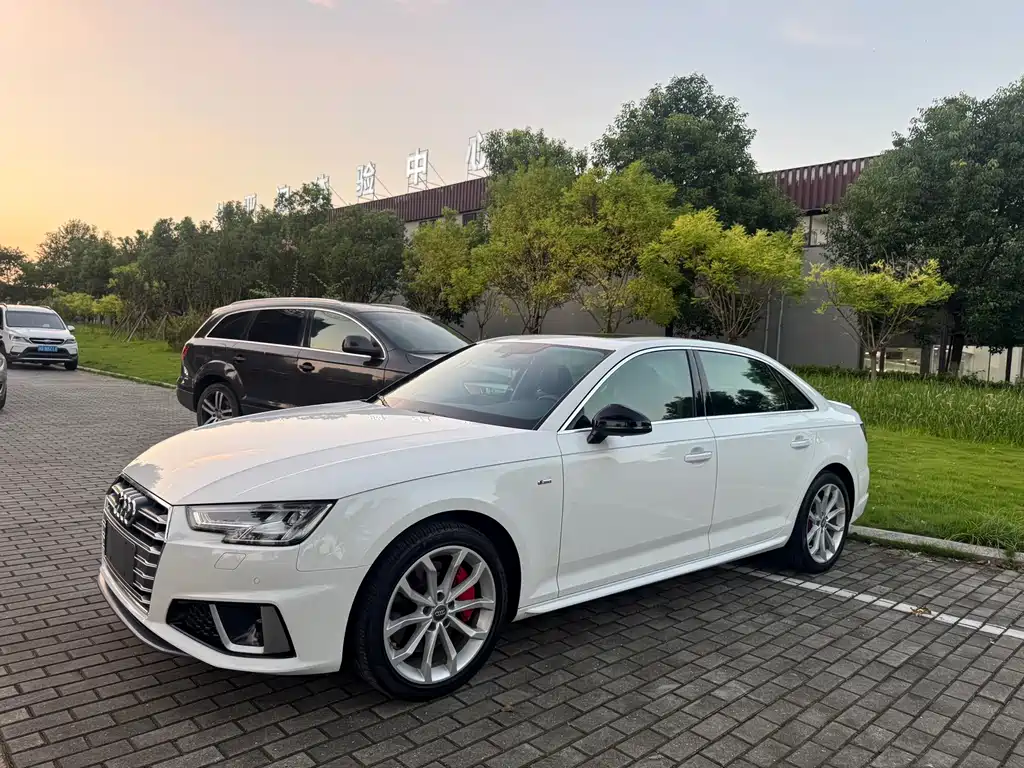 Audi A4L