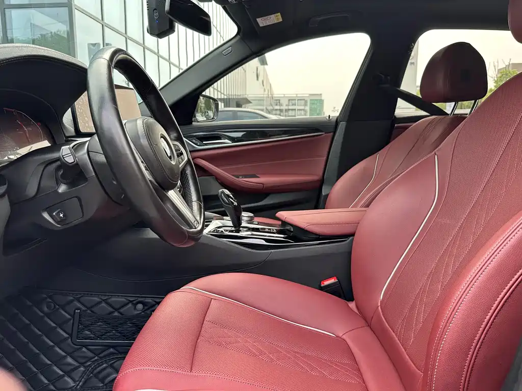 BMW 5 Series — миниатюра 5