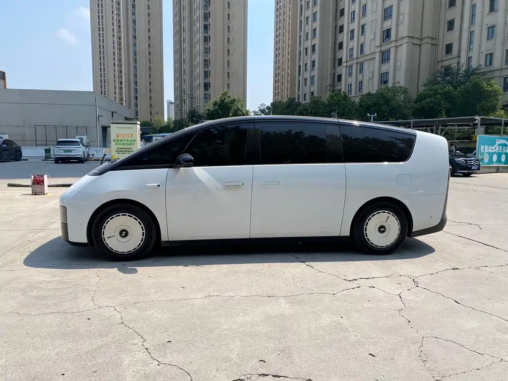 Li Auto Li MEGA — миниатюра 8