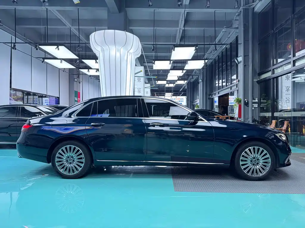 MERCEDES-BENZ  E CLASS