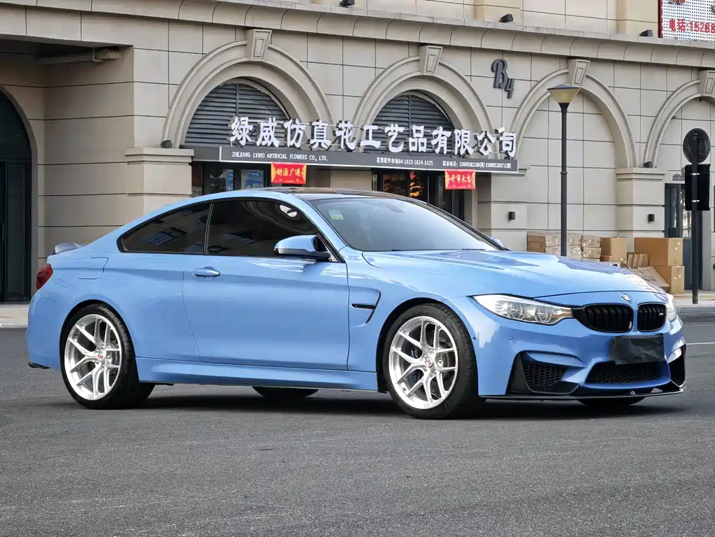 BMW M4 — миниатюра 4
