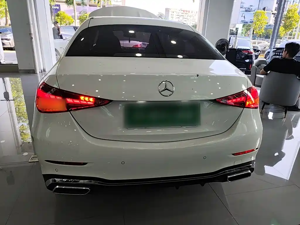 Mercedes-Benz C-Class — миниатюра 6