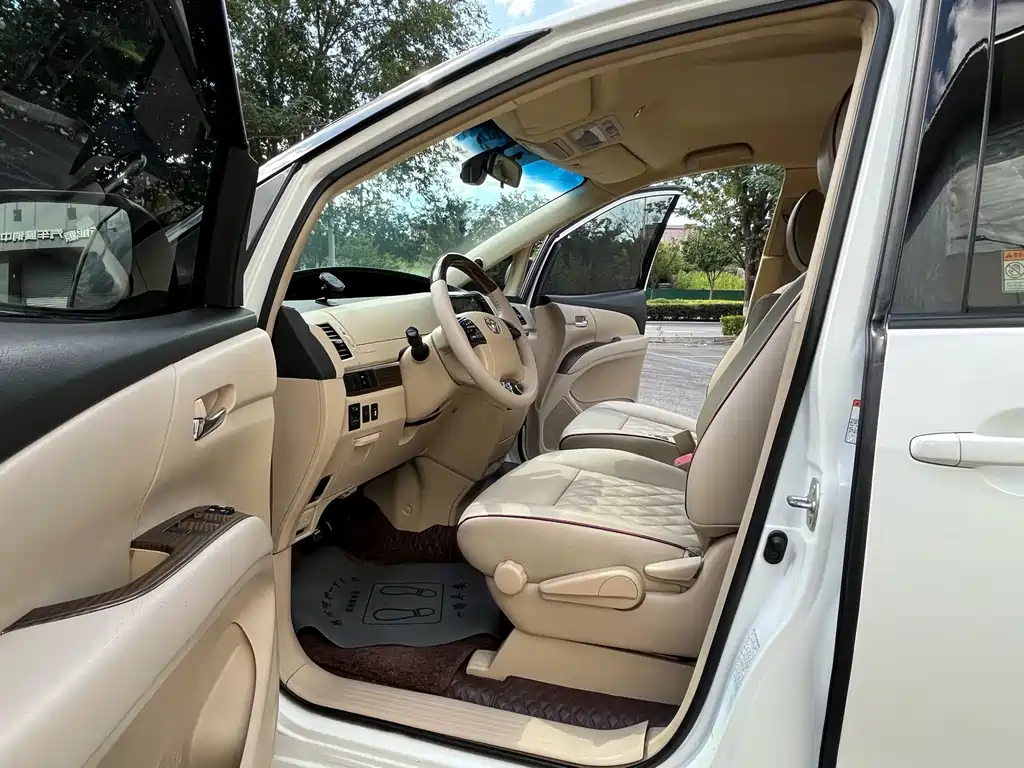 Toyota Previa — миниатюра 14