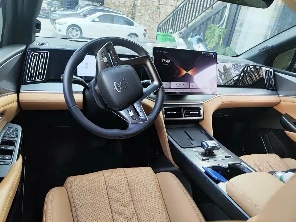 BYD L DM-i — миниатюра 4