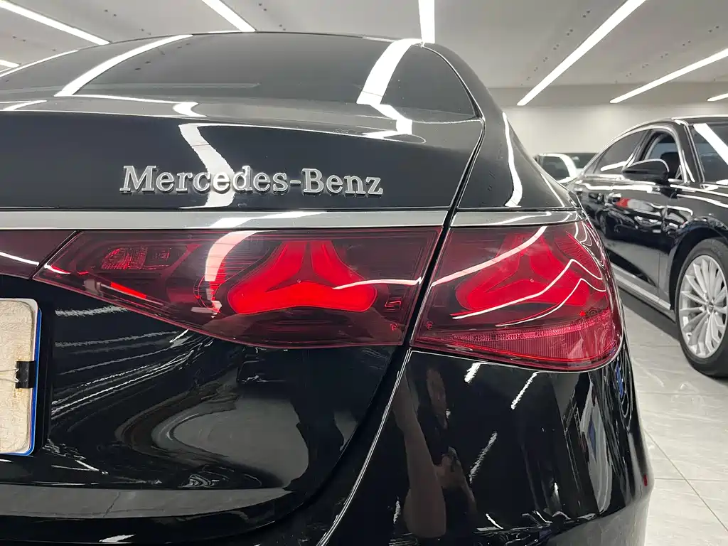 Mercedes-Benz E-Class — миниатюра 23