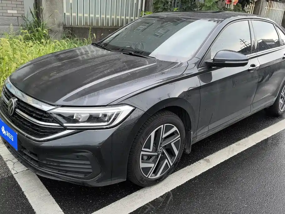 2026 Volkswagen Jetta - zdjęcie 1 z 16