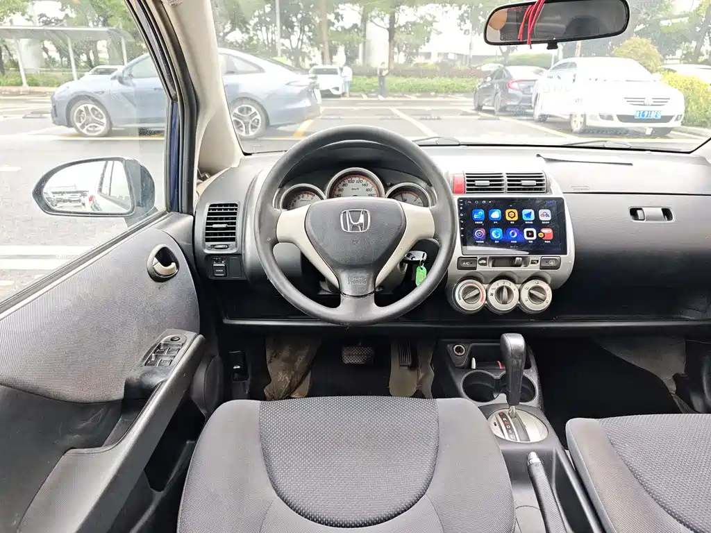Honda Fit — миниатюра 9