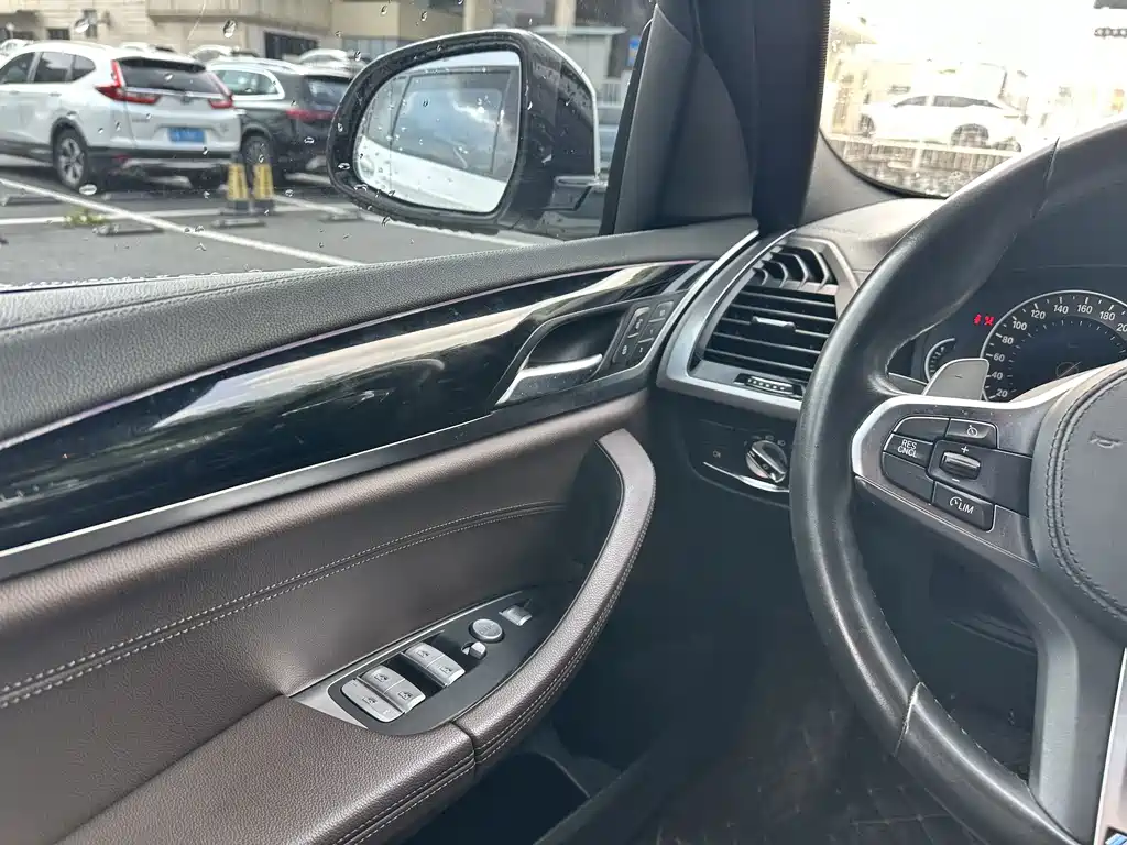 BMW X4 — миниатюра 9