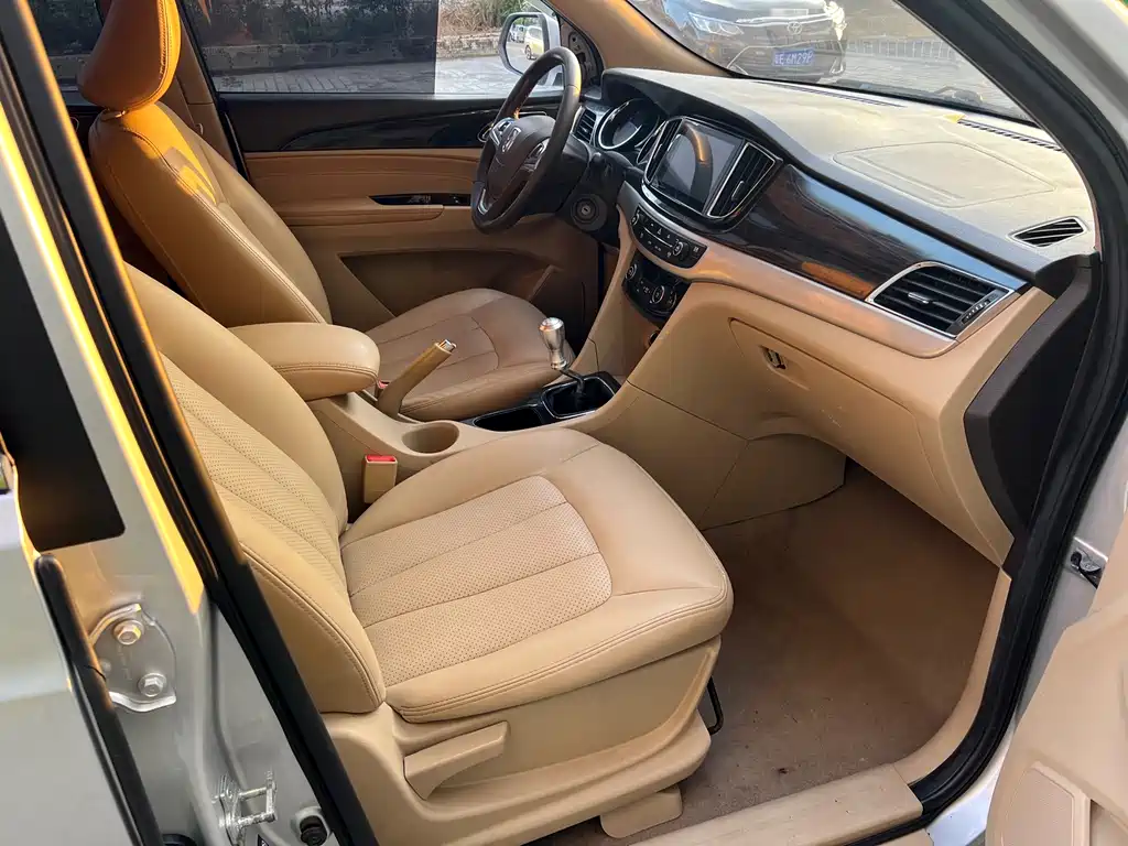 Baojun 730 — миниатюра 8