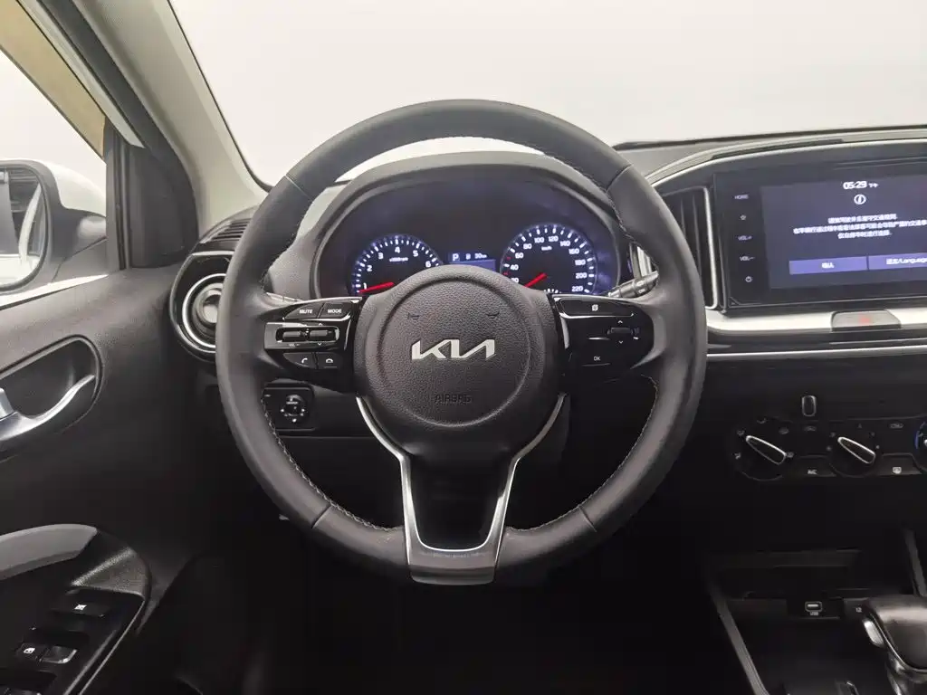 Kia KX1 — миниатюра 11