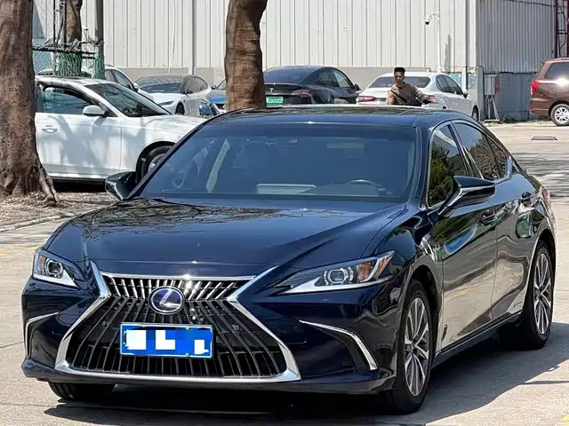 LEXUS ES 2022