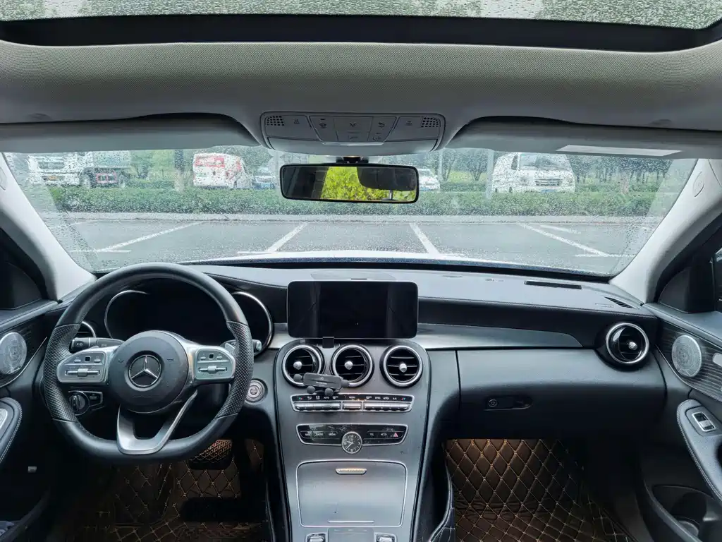 Mercedes-Benz C-Class — миниатюра 8