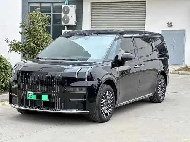 ZEEKR EXTREME KRYPTON 009 2025