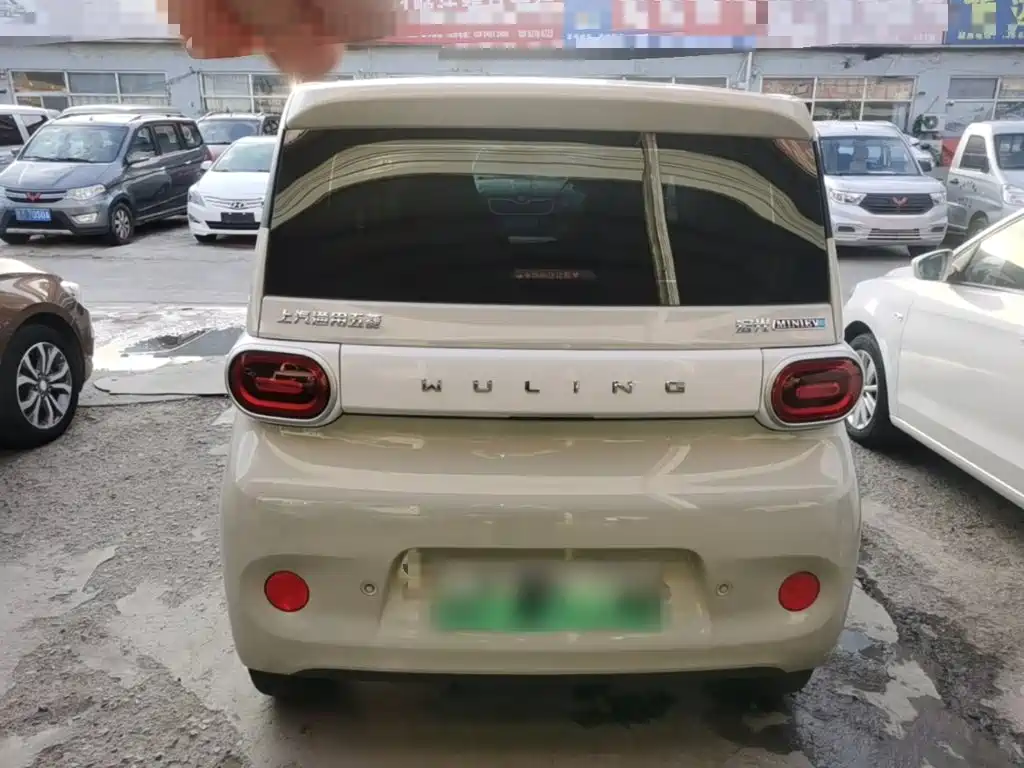 Wuling MINIEV — миниатюра 6