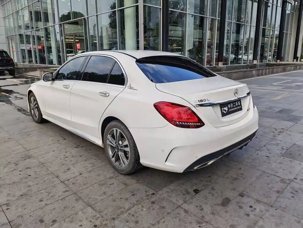 Mercedes-Benz C-Class — миниатюра 6
