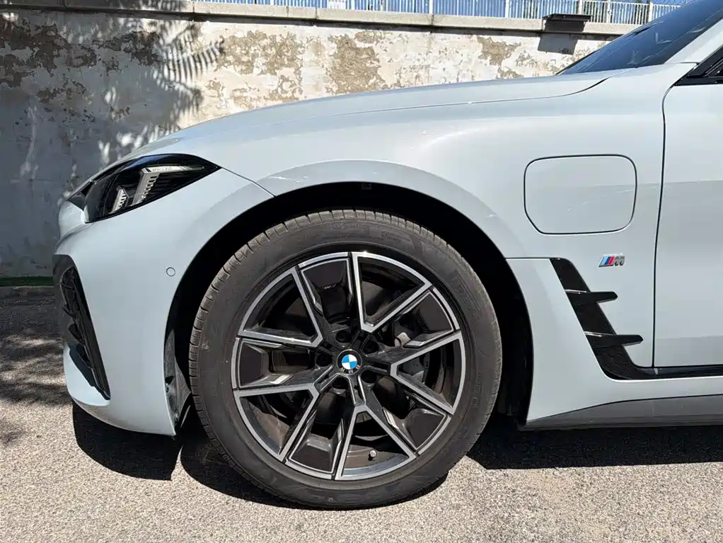 BMW i4 2025 eDrive40