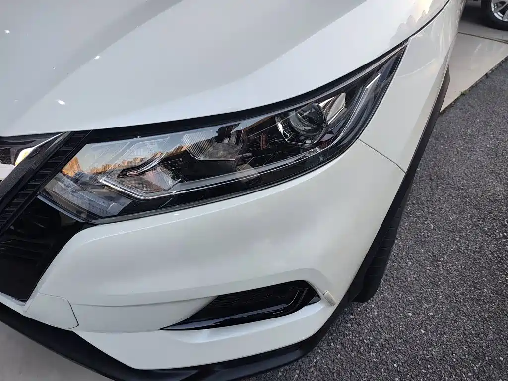 Nissan Qashqai — миниатюра 6