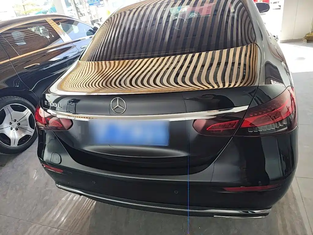 Mercedes-Benz E-Class — миниатюра 6
