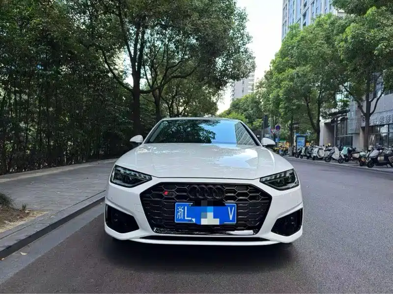 Audi A4L — миниатюра 2