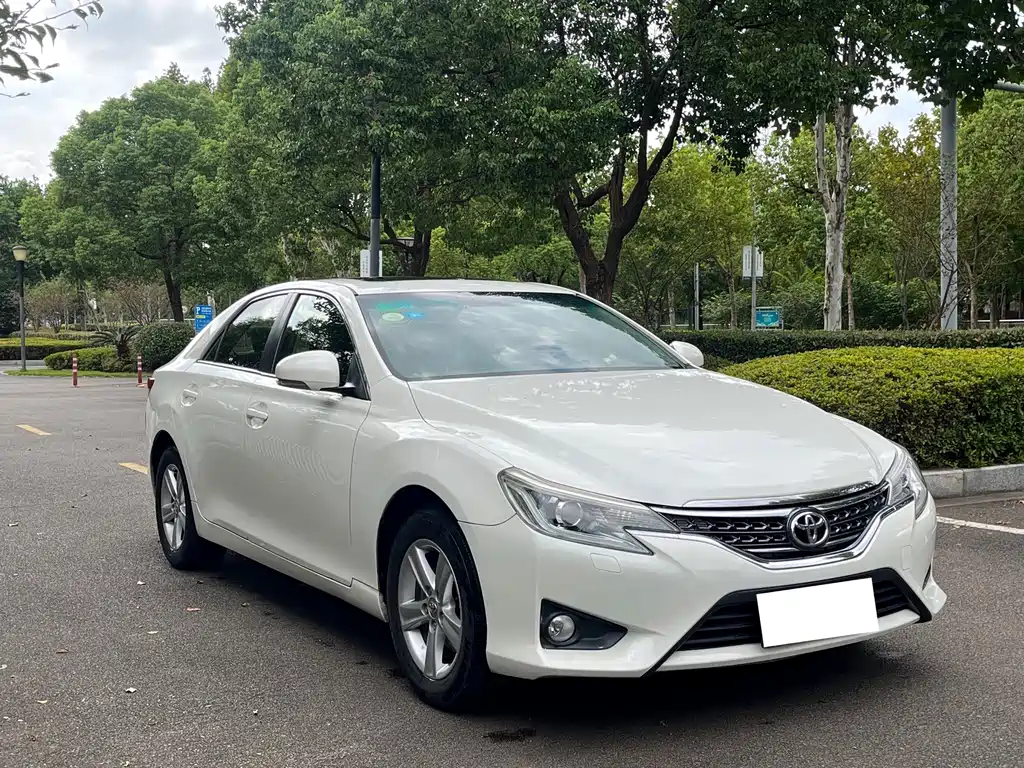 Toyota Reiz — миниатюра 3