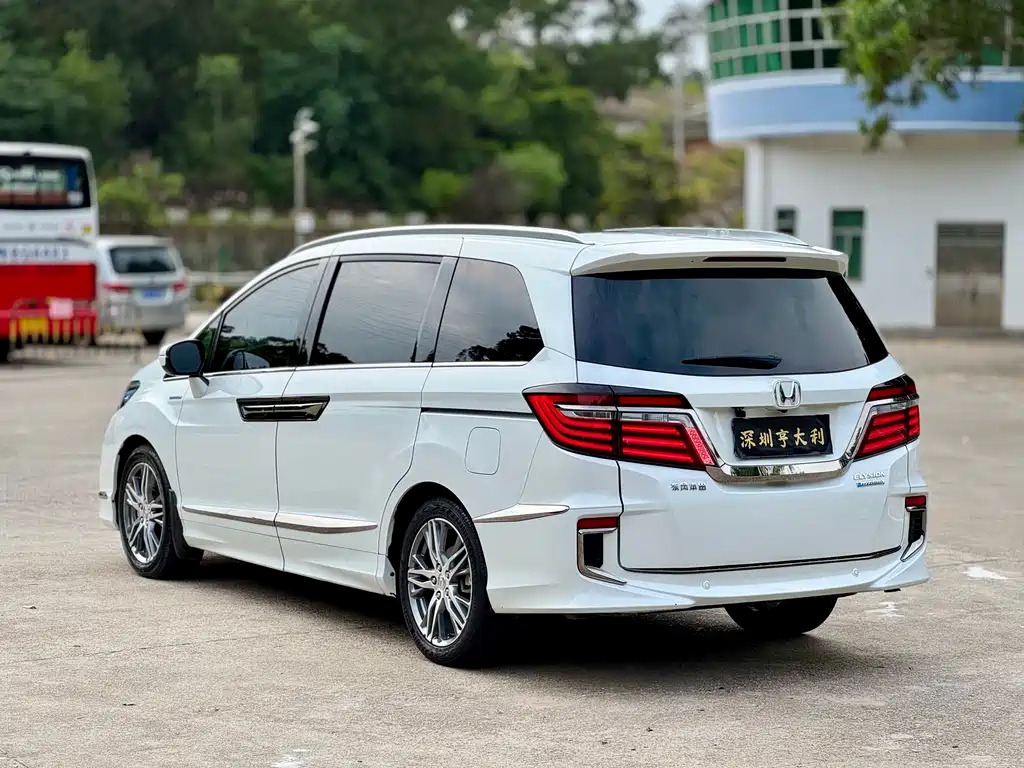 Honda Elysion 2019 2.0L Luxury