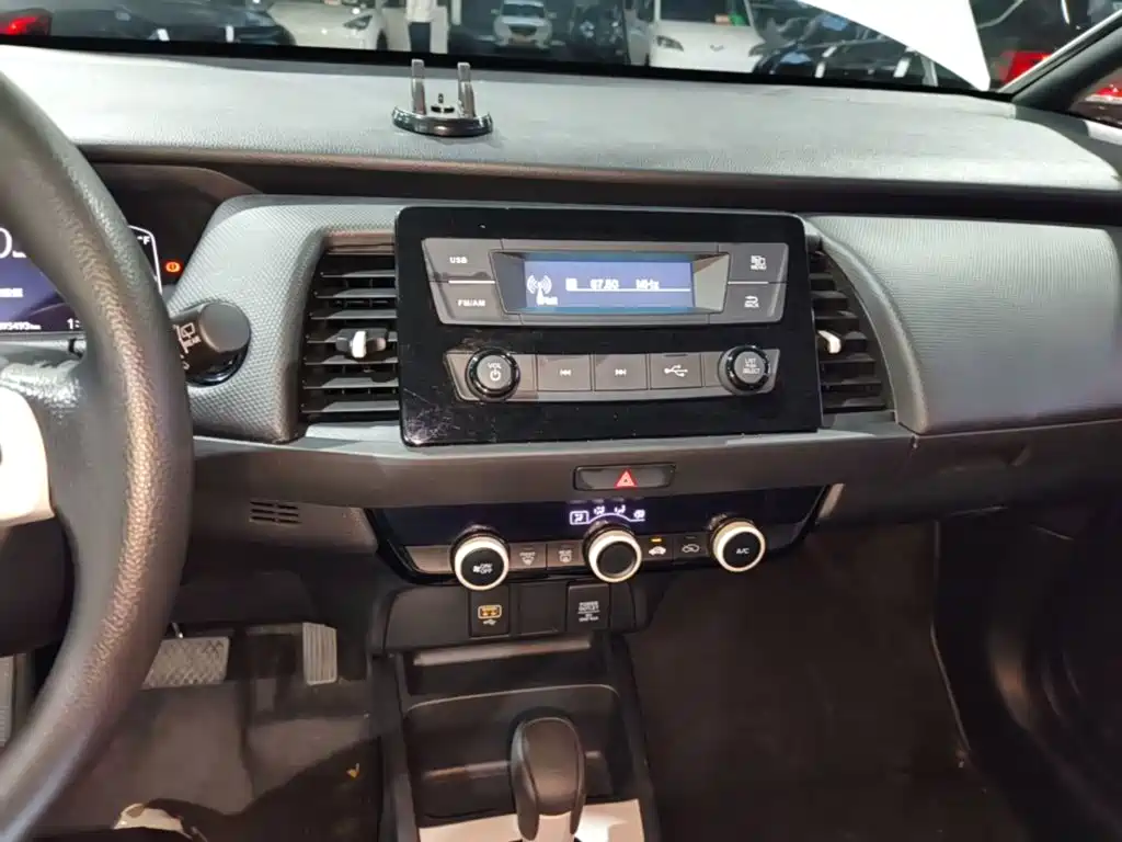 Honda Fit — миниатюра 13
