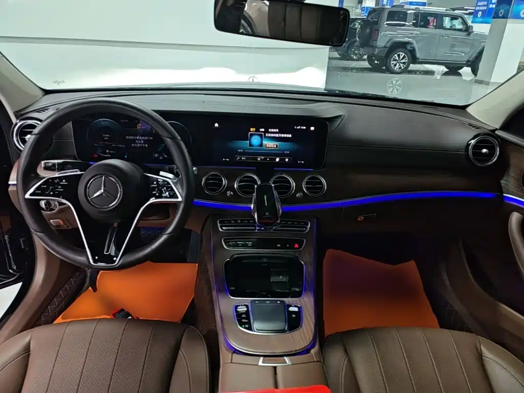Mercedes-Benz E-Class — миниатюра 10