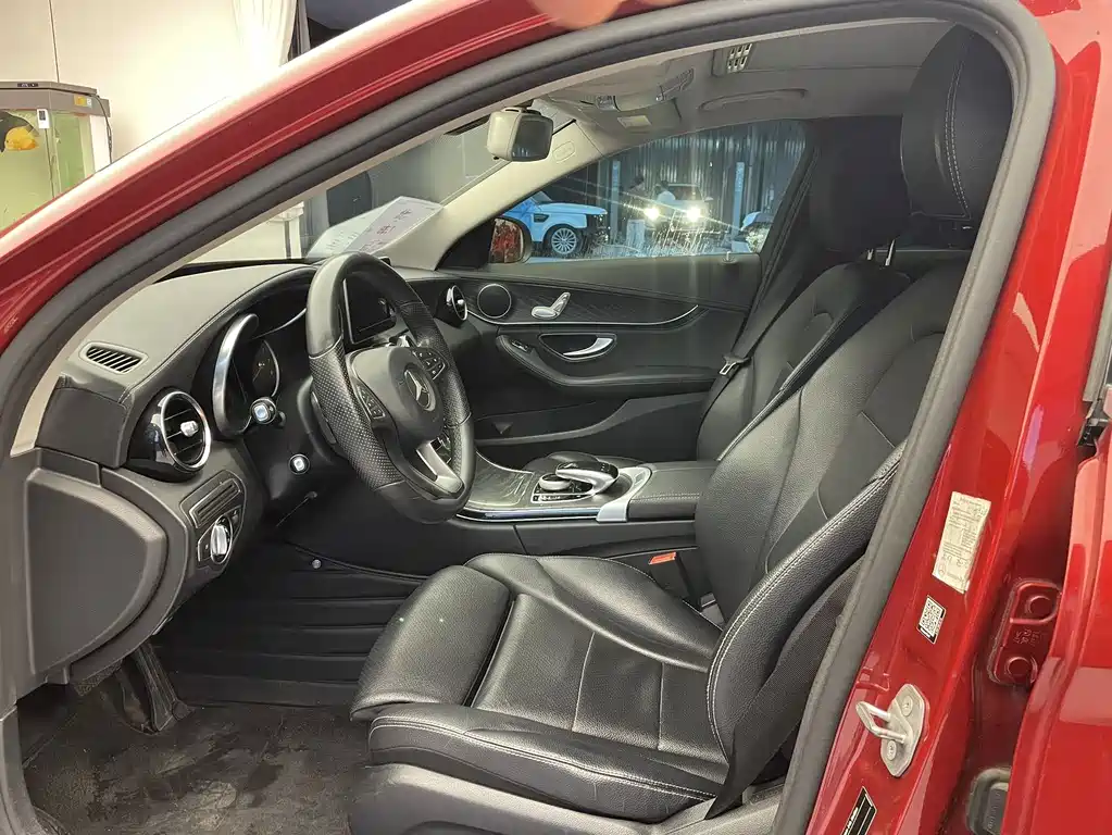 Mercedes-Benz C-Class — миниатюра 6