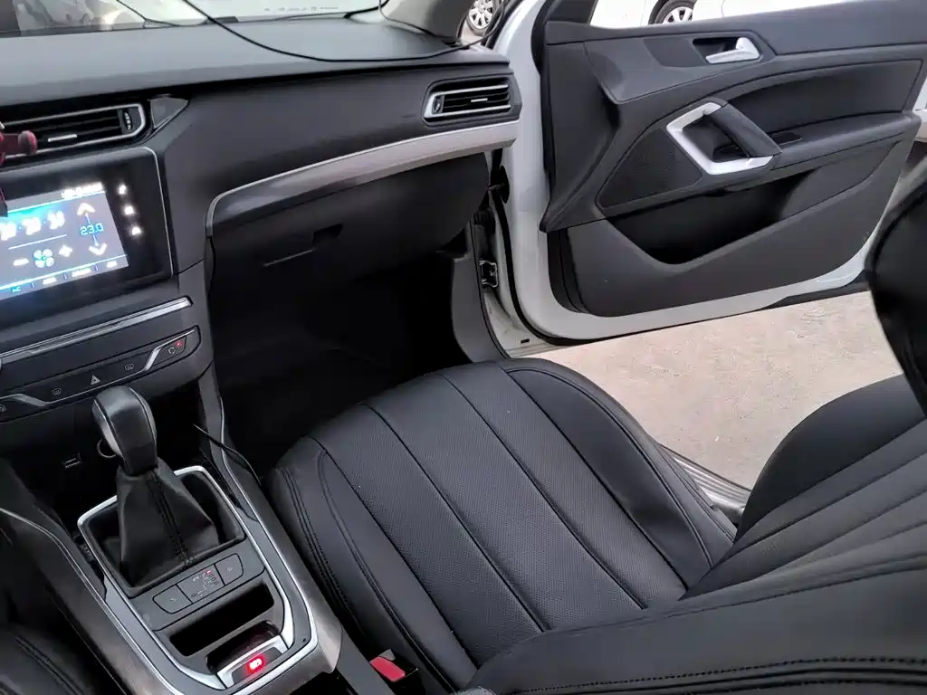 Peugeot 408 — миниатюра 13