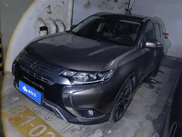 MITSUBISHI OUTLANDER 2019