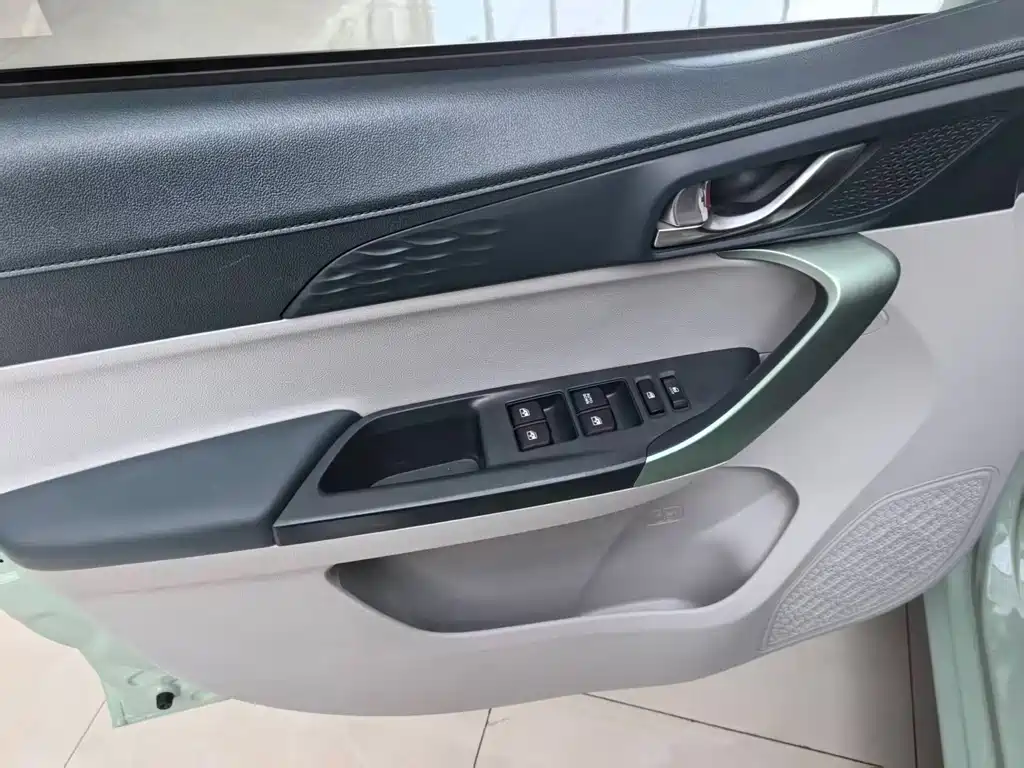 Changan Benben E-Star — миниатюра 21