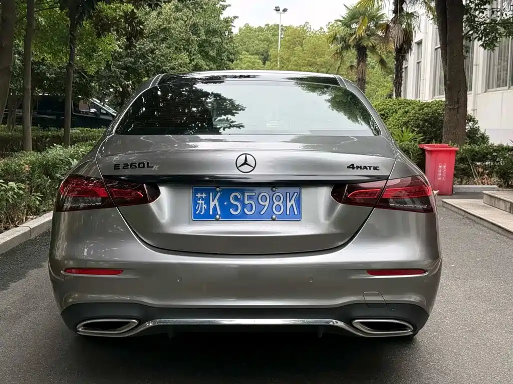 Mercedes-Benz E-Class — миниатюра 8