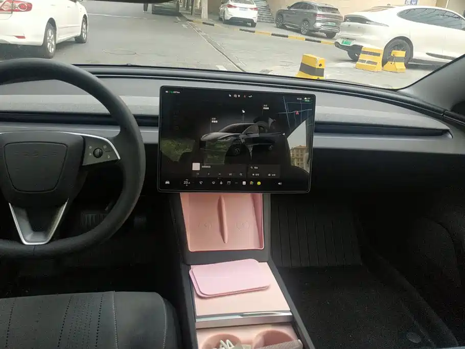 Tesla Model 3 — миниатюра 13