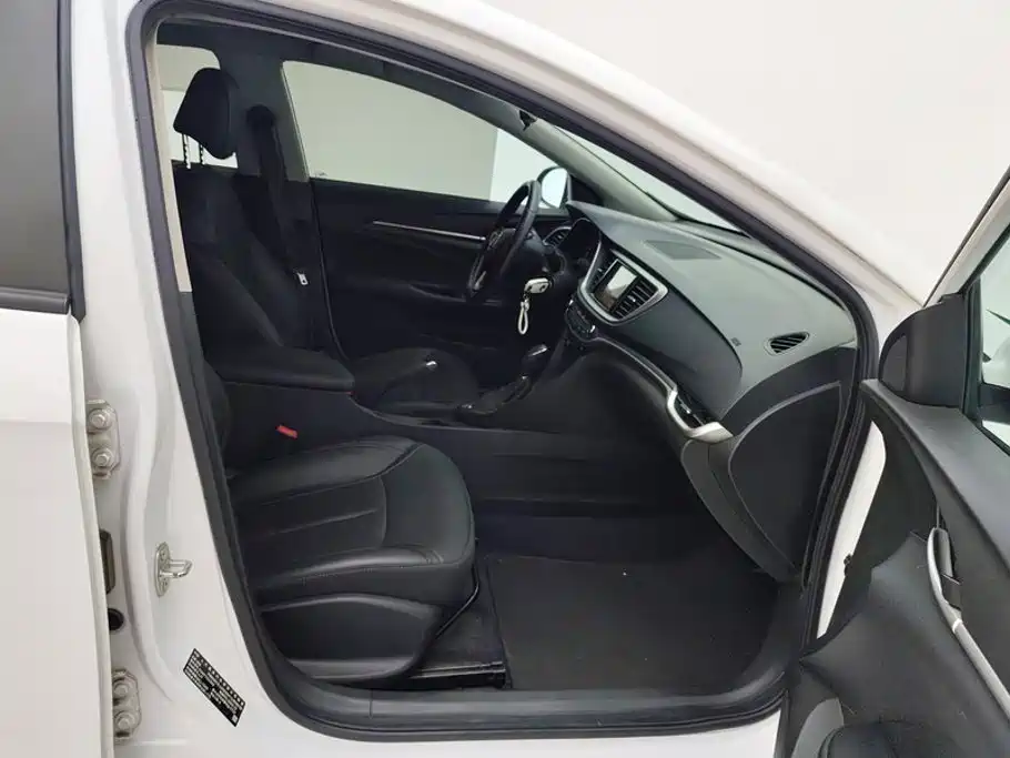 Buick Excelle — миниатюра 8
