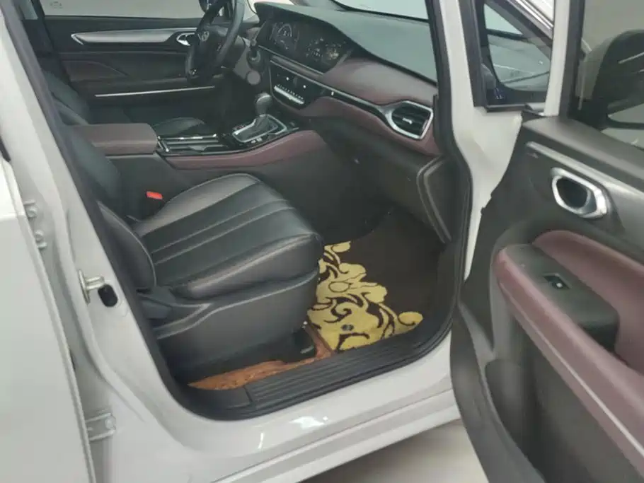 GAC Motor Trumpchi M6 — миниатюра 8