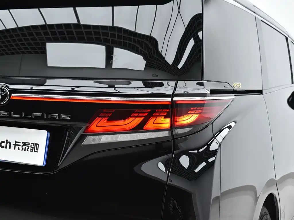 Toyota Vellfire — миниатюра 20