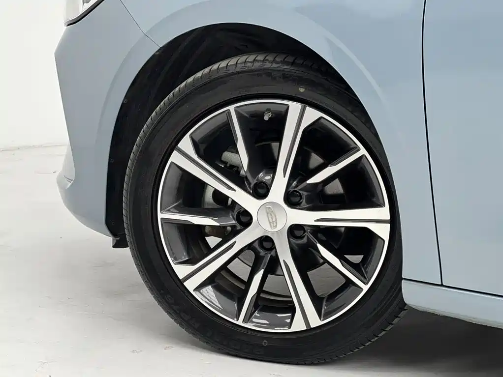 Geely Emgrand — миниатюра 11