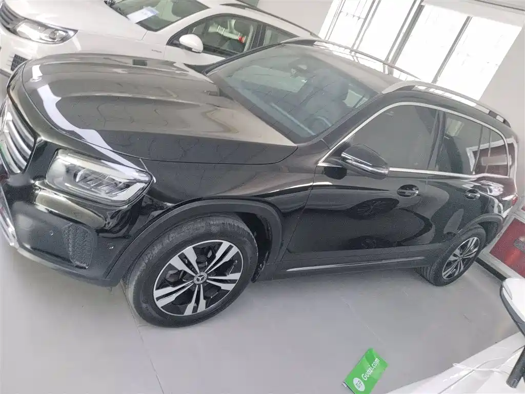 MERCEDES-BENZ  GLB