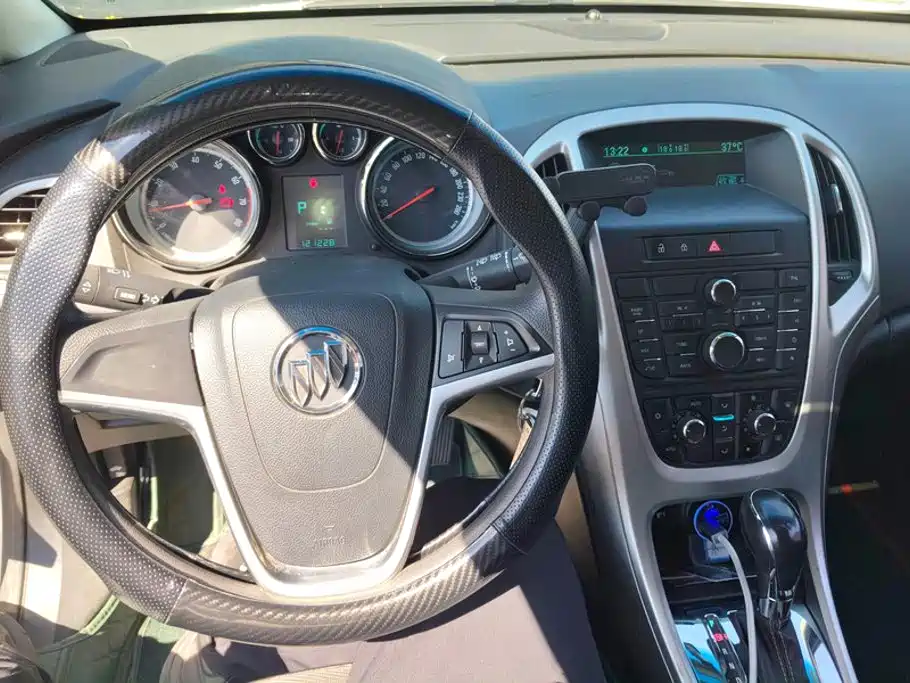 Buick Excelle — миниатюра 12