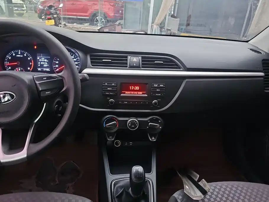 Kia K2 — миниатюра 13