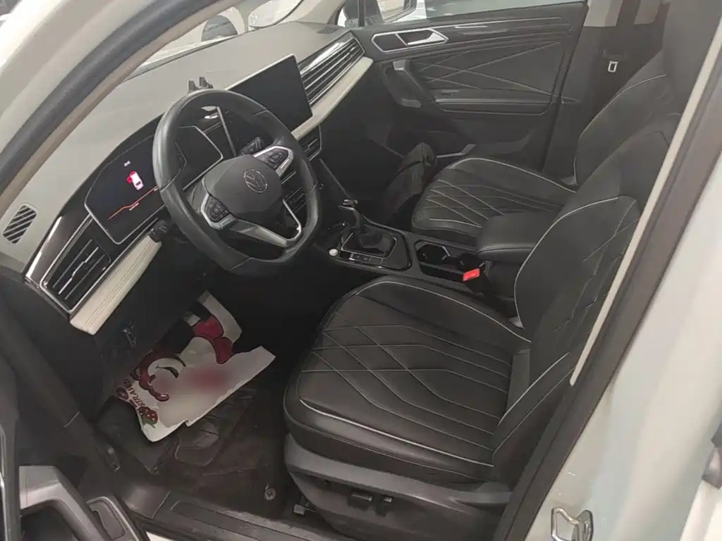 Volkswagen Tiguan L — миниатюра 15