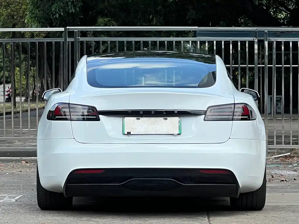 Tesla Model S — миниатюра 7