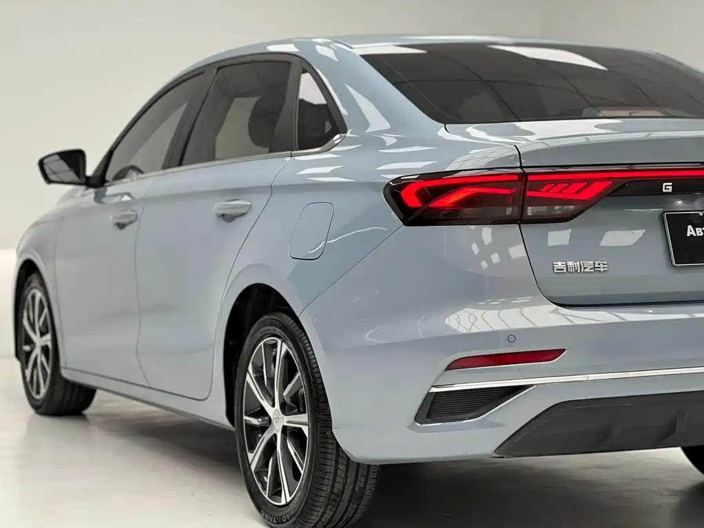 Geely Emgrand — миниатюра 13