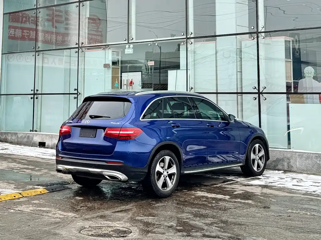 MERCEDES-BENZ GLC