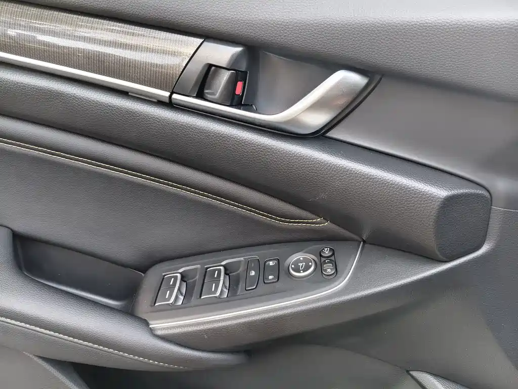 Honda Accord — миниатюра 10
