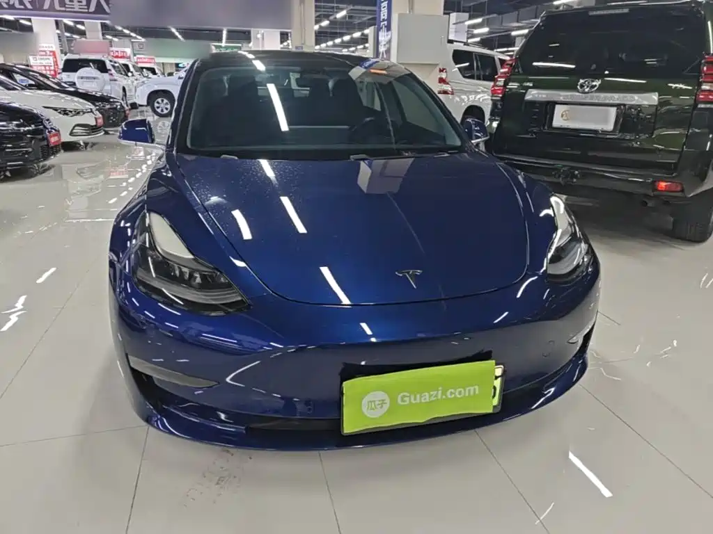 Tesla Model 3 — миниатюра 3