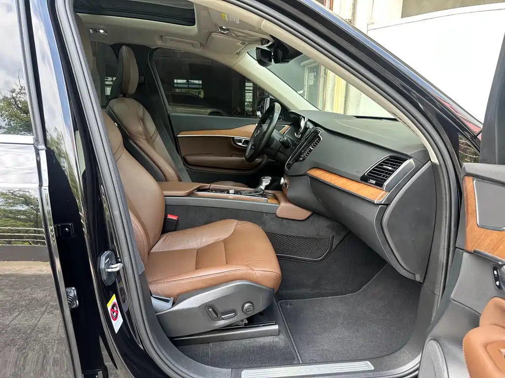 Volvo XC90 2019 T6 7 мест V