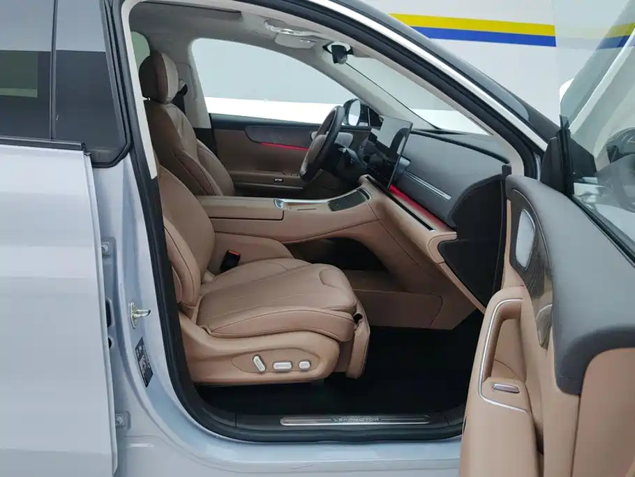 Leapmotor Leapmotor C11 — миниатюра 8