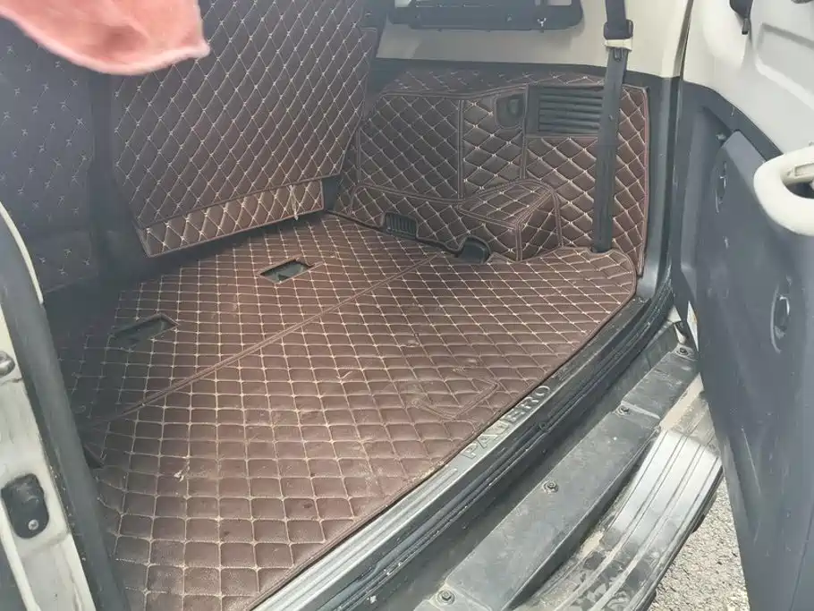 Mitsubishi Pajero (Import) — миниатюра 4